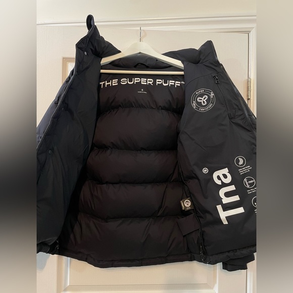 ❌ SOLD ❌ Aritzia Super Puff Original Length (Black) - Picture 4 of 4